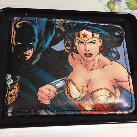 DC Comics Justice League Men's Bifold Wallet - Picture 15 of 16